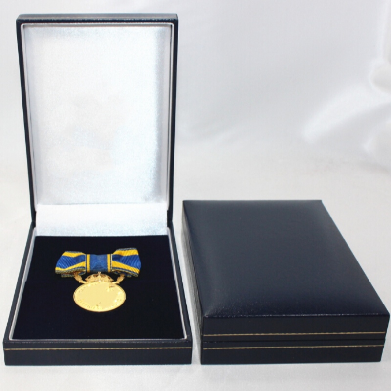 Artículo V-14 rectángulo Caja de papel de cuero sintético para medalla, moneda e insignia de 88 * 128 * 30 mm, etc. mm. 88 * 128 * 30, pesa alrededor de 120 g